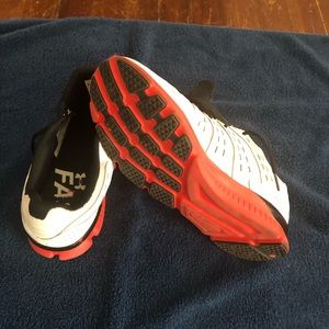 Under Armour Charged size 11
